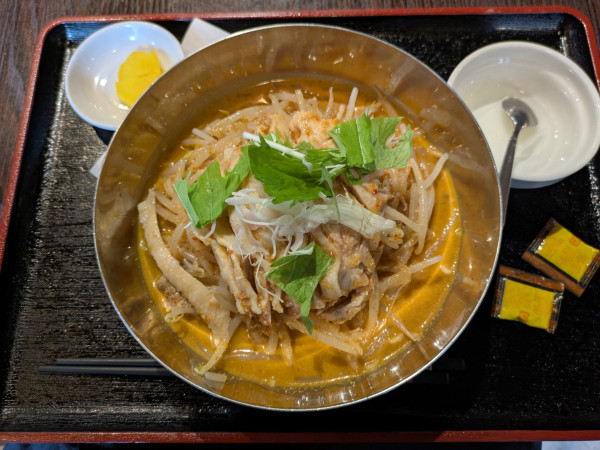 「蒸し鶏ごま麺＋チャーハン：900円」@川湘楼の写真