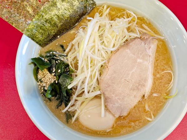 「ネギ味噌ラーメン（脂多め）＋味玉」@ラーメンショップ小池 大島本店の写真