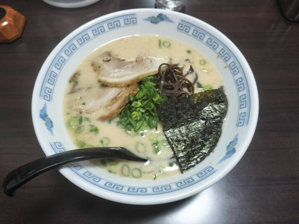 「白とんこつラーメン」@博多らーめん 一心堂の写真