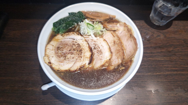 「醤油+大盛+チャーシュー」@ら〜麺 瑞藤の写真