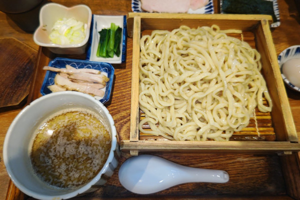 「特製つけ麺 鯖 中」@炭火焼濃厚中華そば 威風堂道の写真