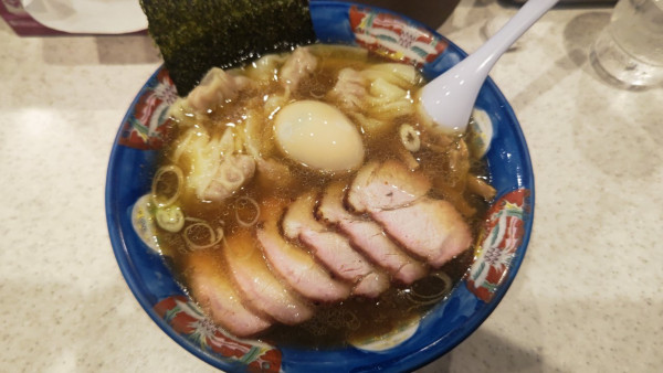 「チャーシュー肉ワンタンメン+たまご」@たんたん亭の写真
