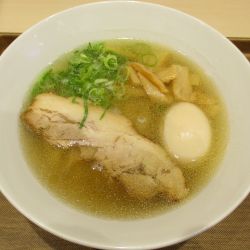 味玉塩ラーメン　780円
