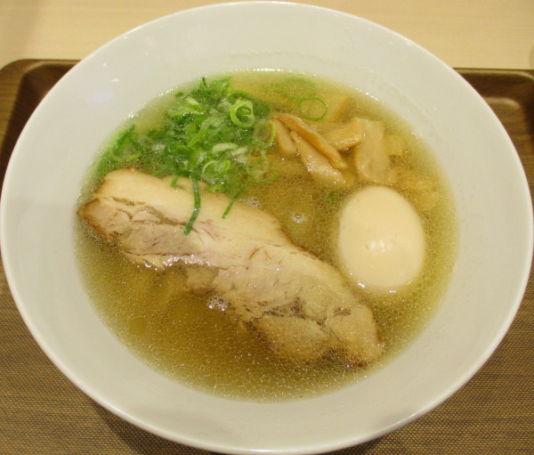 「味玉塩ラーメン　780円」@松太郎 新宿小滝橋通り店の写真