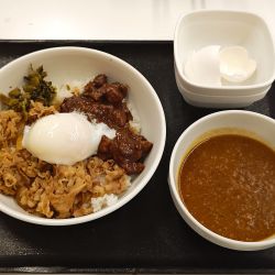 魯珈カレールー・牛魯肉飯