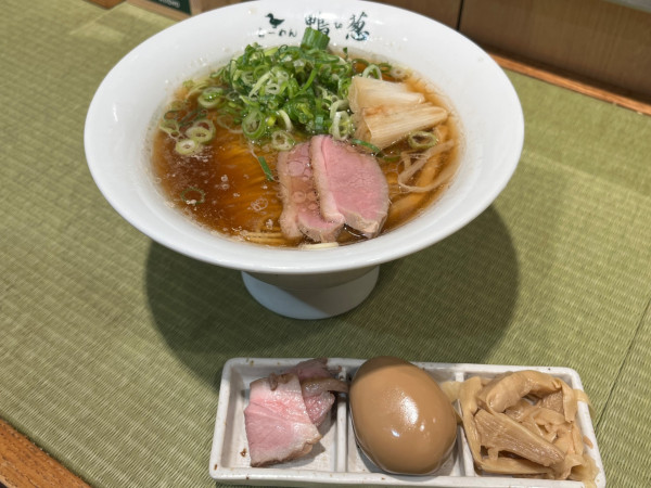 「鴨らーめん（上）」@らーめん 鴨to葱 イイトルミネ新宿店の写真