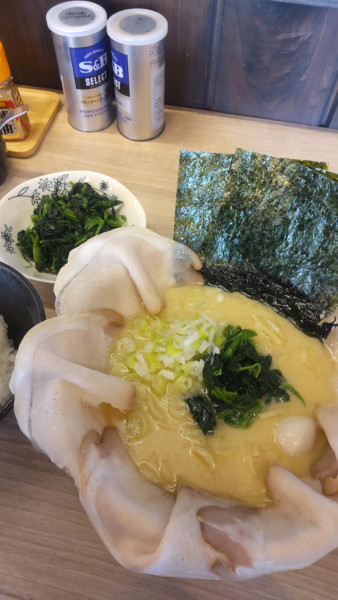 「豚骨塩+ほうれん草+小ライス」@らーめん ぶる麺の写真