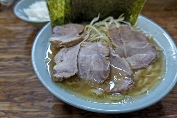 「ネギチャーシューメン+のり増し+ライス(小)」@まこと家の写真