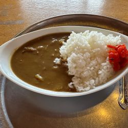 ビーフカレーライス（並盛・中辛）1,000円