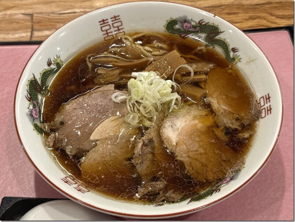 中華そば(990円)