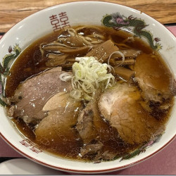 中華そば(990円)