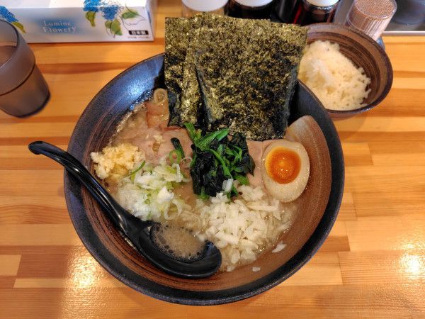 「塩豚骨ラーメン1000円（限定）」@粋な中華蕎麦 みらいの写真