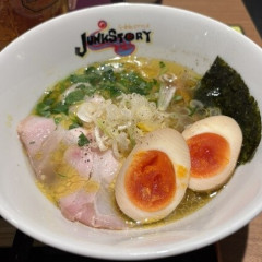 らーめんSTYLE JUNK STORY 阪急三番街店の画像