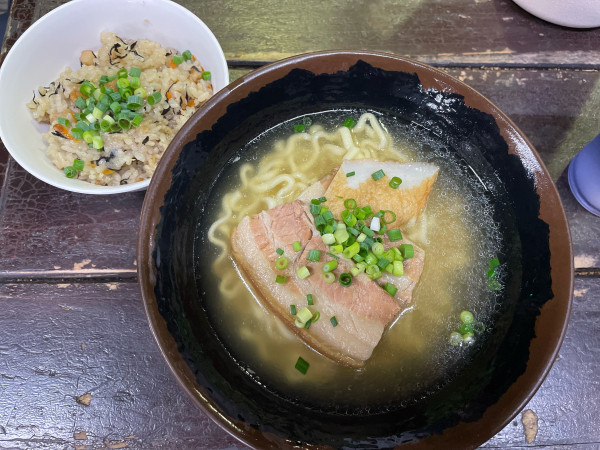 「沖縄そば」@めし屋 げんてんの写真