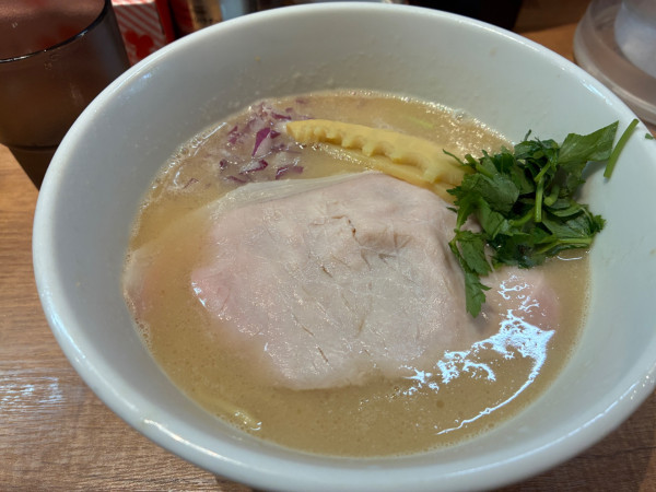 「豚骨らーめん」@貝そばもぉむの写真