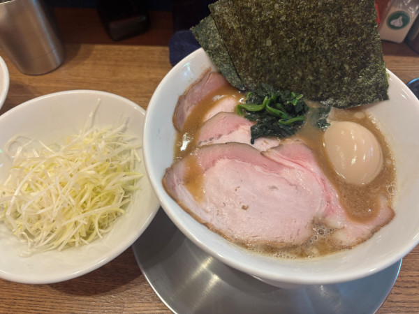 「なま醤油とんこつラーメン」@なま醤油とんこつ フルスイングの写真