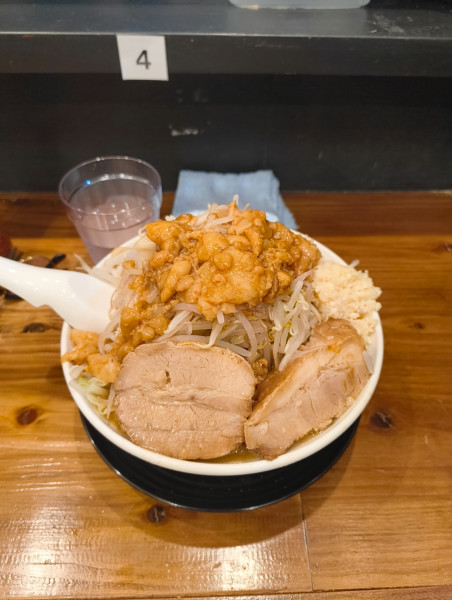 「DXラーメン+豚マシ　1350円」@自家製麺88 川崎店の写真