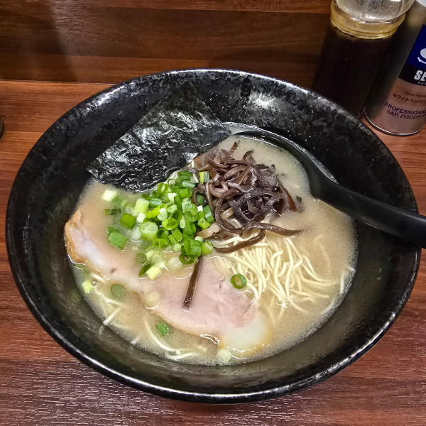 「豚骨ラーメン バリカタ 辛子高菜」@ラーメン 木村亭の写真