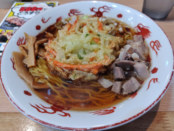 「天ぷららあめん（細麺）　※クーポンで５００円」@とんこつ家ZUN 安曇野店の写真