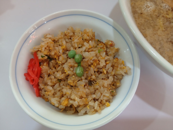 「半チャーハン 350円（＋こってりラーメン）」@中華料理 金来の写真