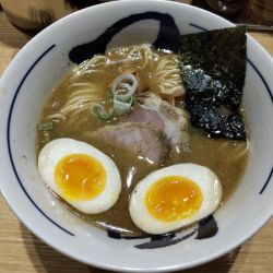 濃厚味玉らーめん