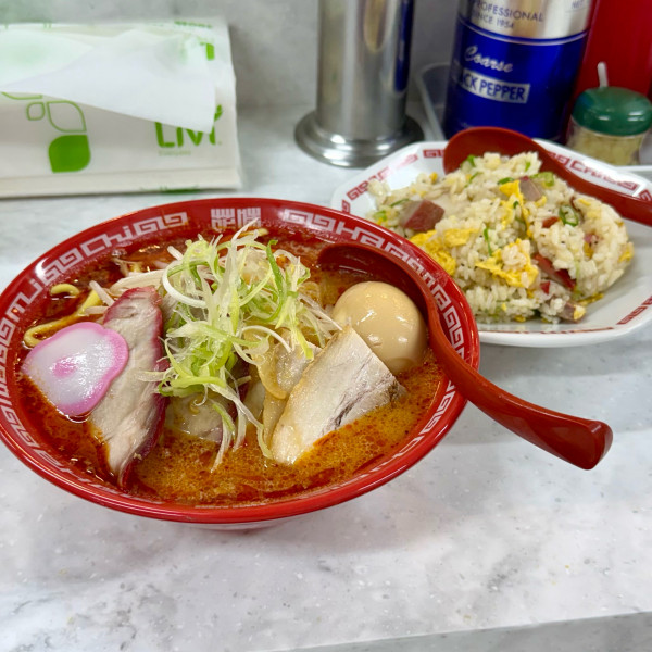 「特製辛味噌ラーメン ¥1,520 半チャーハン ¥600」@MISO HANAMICHI 本店の写真