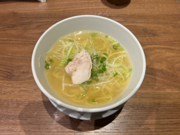 「鶏塩そば（小）」@飲茶TERRACE 桃菜 川越新河岸店の写真