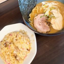 Ｃセット（ブレンドスープの醤油ラーメン＋ミニチャーハン）