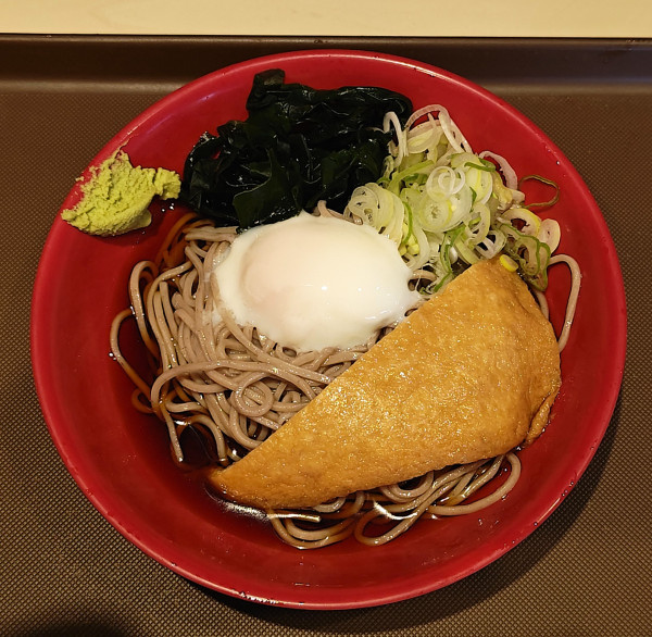 「朝そば（冷しきつね温玉付き）」@名代 富士そば 御徒町駅前店の写真