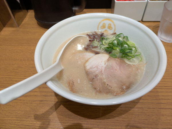 「豚骨 白」@TOKYO豚骨BASE MADE by 博多一風堂 ペリエ千葉店の写真