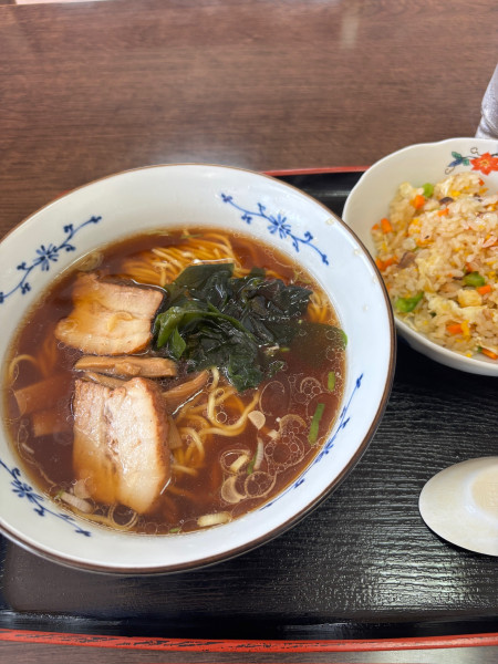 「ラーメン➕麺固め➕半チャーハン」@大受の写真