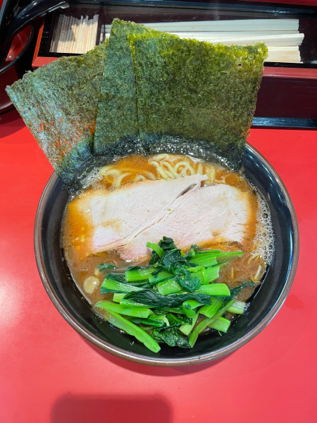 「ラーメン並(900円)」@横浜家系ラーメン 駒岡家の写真