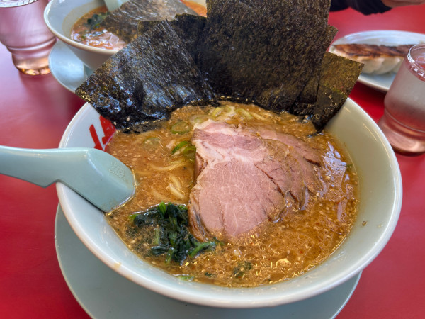 「特製味噌チャーシューメン　のり　カタコイ」@ラーメン山岡家 石岡店の写真