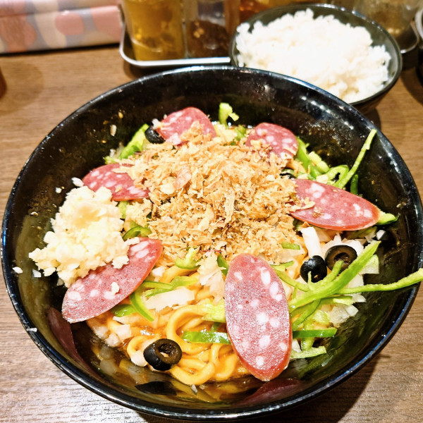 「ピザそば+ライス無料」@麺屋 あびすけ 綱島店の写真