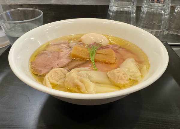 「特製塩鶏そば」@らぁ麺 やまぐちの写真