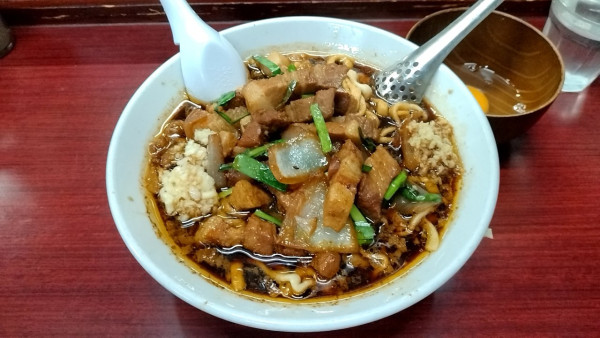 「スタ満ソバ_970円＋生卵_60円」@元祖スタミナ満点らーめん すず鬼の写真