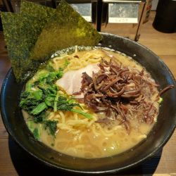 ラーメン中盛＋キクラゲ＋半ライス