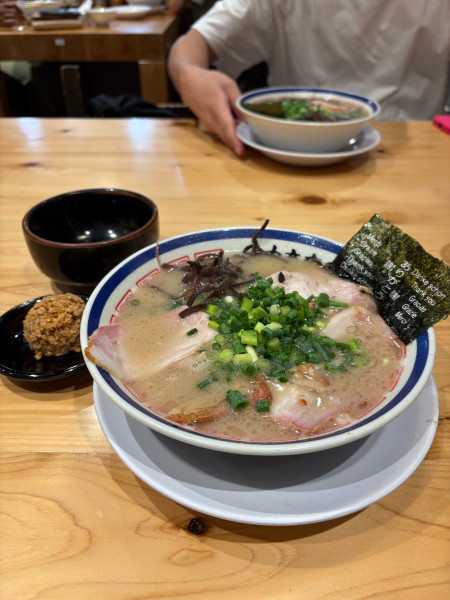 「チャーシュー麺とアカオニ」@博多長浜らーめん 田中商店の写真