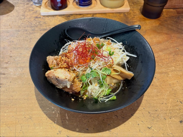 「まぜそば海老」@まぜそば専門店 かぐら 立川店の写真