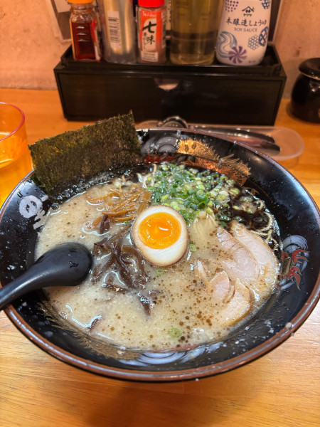 「黒龍とんこつ　塩」@とんこつらーめん 黒竜の写真