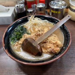 からあげラーメン＋半ライス　1300円