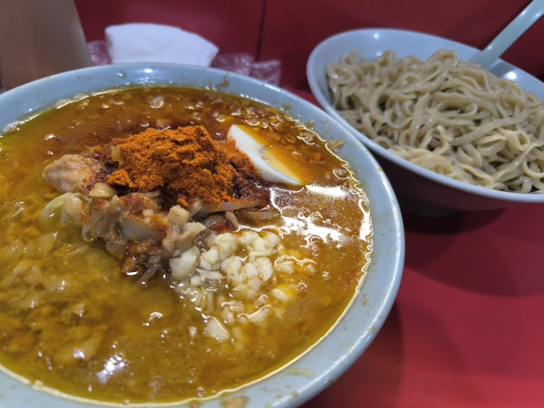 「辛魚つけ（辛さ強・ちょい野菜・ちょい脂・にんにく）」@ラーメン富士丸 明治通り都電梶原店の写真