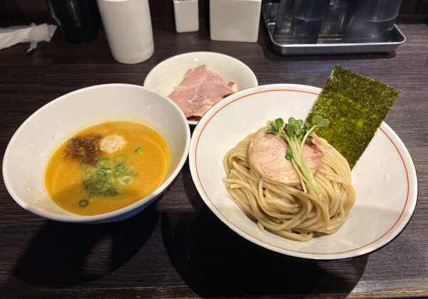 「【限定】トメイチ流 鶏白湯つけ麺(並)＋低温チャーシュー」@中華そば 十目一八食堂の写真