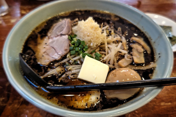 「特製味噌ラーメン 黒マー油」@らあめん美春の写真