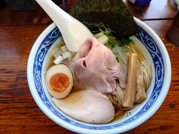 「煮干しそば白醤油・・950円」@中華そば よしかわの写真