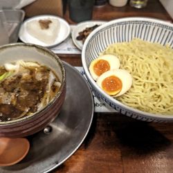 つけ麺(大盛)+味付き半熟玉子+炙り刻みチャーシュー