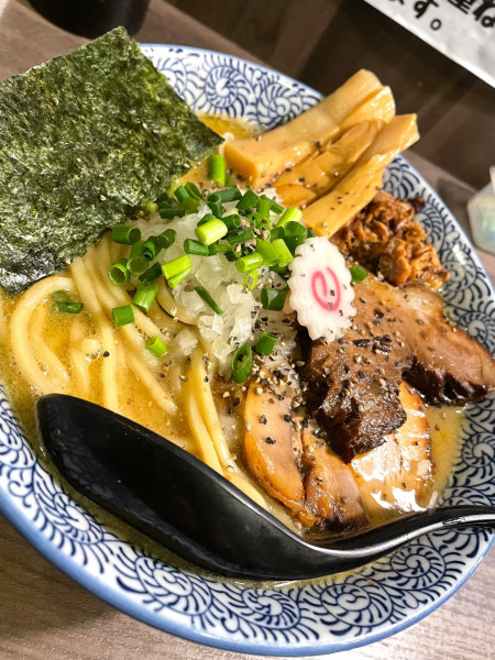 「【限定】大山鶏の白湯らーめん 大」@狼煙 〜NOROSHI〜の写真