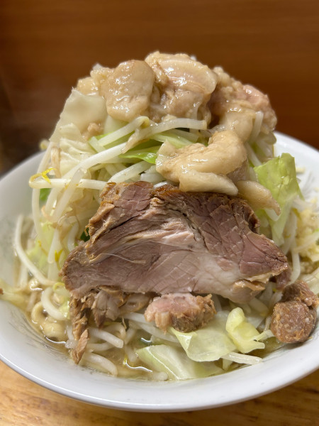 「小豚野菜ニンニクあぶら」@ラーメン二郎 立川店の写真