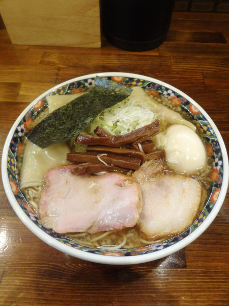 「もちもち雲呑味玉中華そば1300円」@奈つやの中華そばの写真