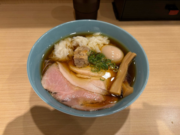 「特製地鶏中華そば 醤油」@中華そばよしかわ 西荻窪店の写真